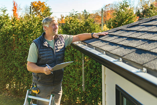Professional Roof Repair technician working in Winnetka, IL